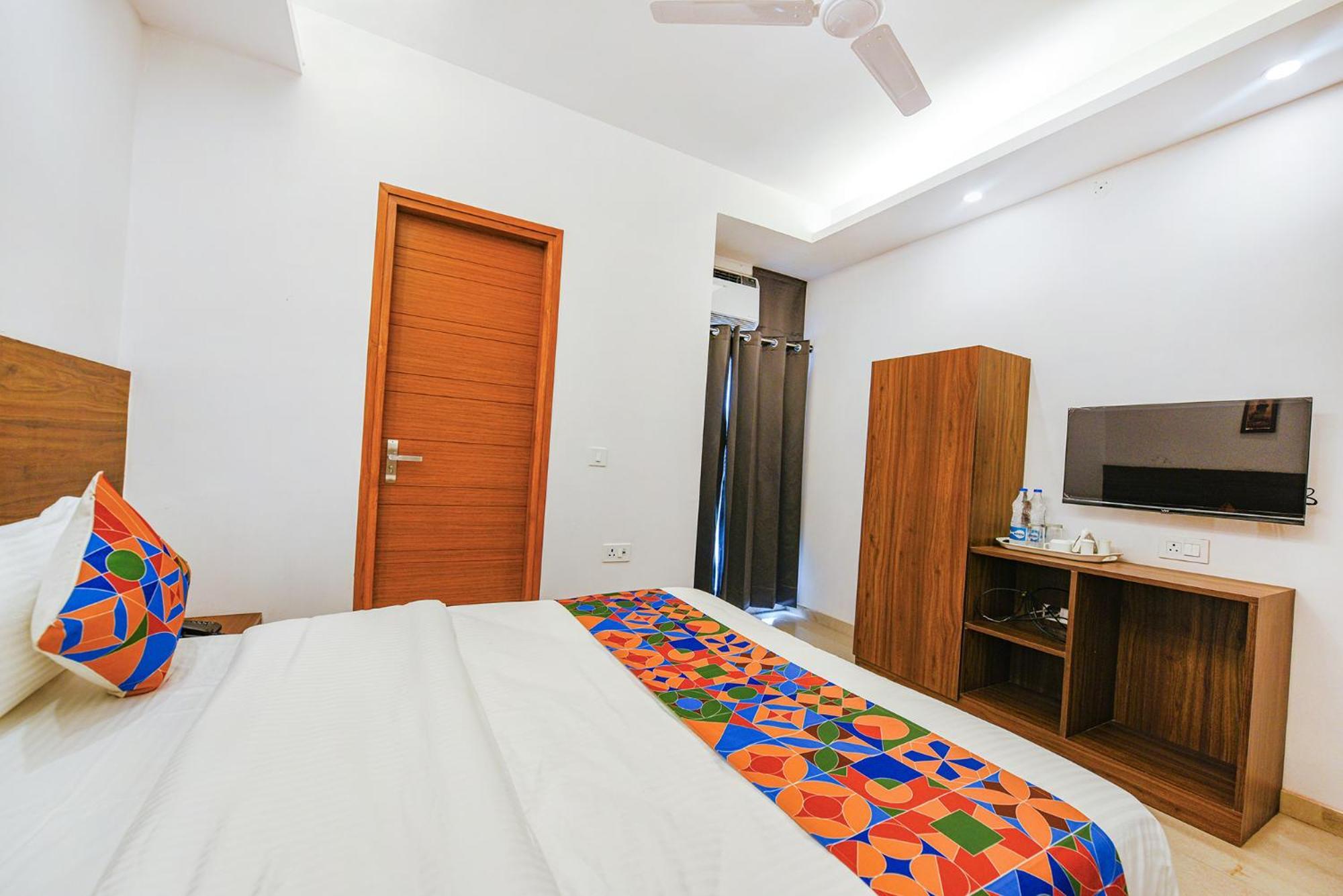 Fabhotel Sparkling - Nr Yashobhoomi Convention Centre Delhi  Extérieur photo