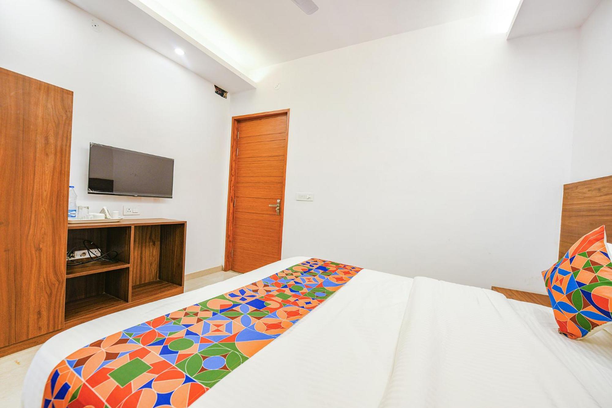 Fabhotel Sparkling - Nr Yashobhoomi Convention Centre Delhi  Extérieur photo