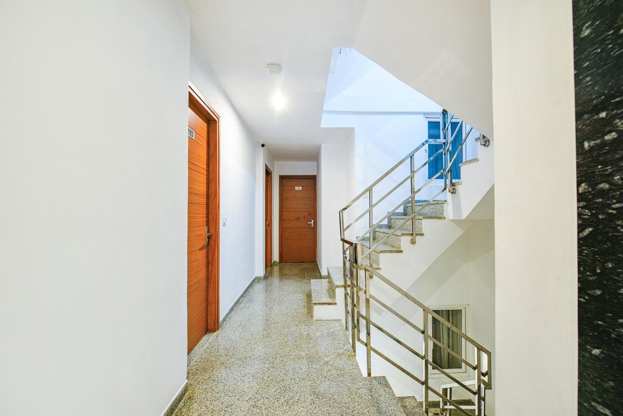 Fabhotel Sparkling - Nr Yashobhoomi Convention Centre Delhi  Extérieur photo