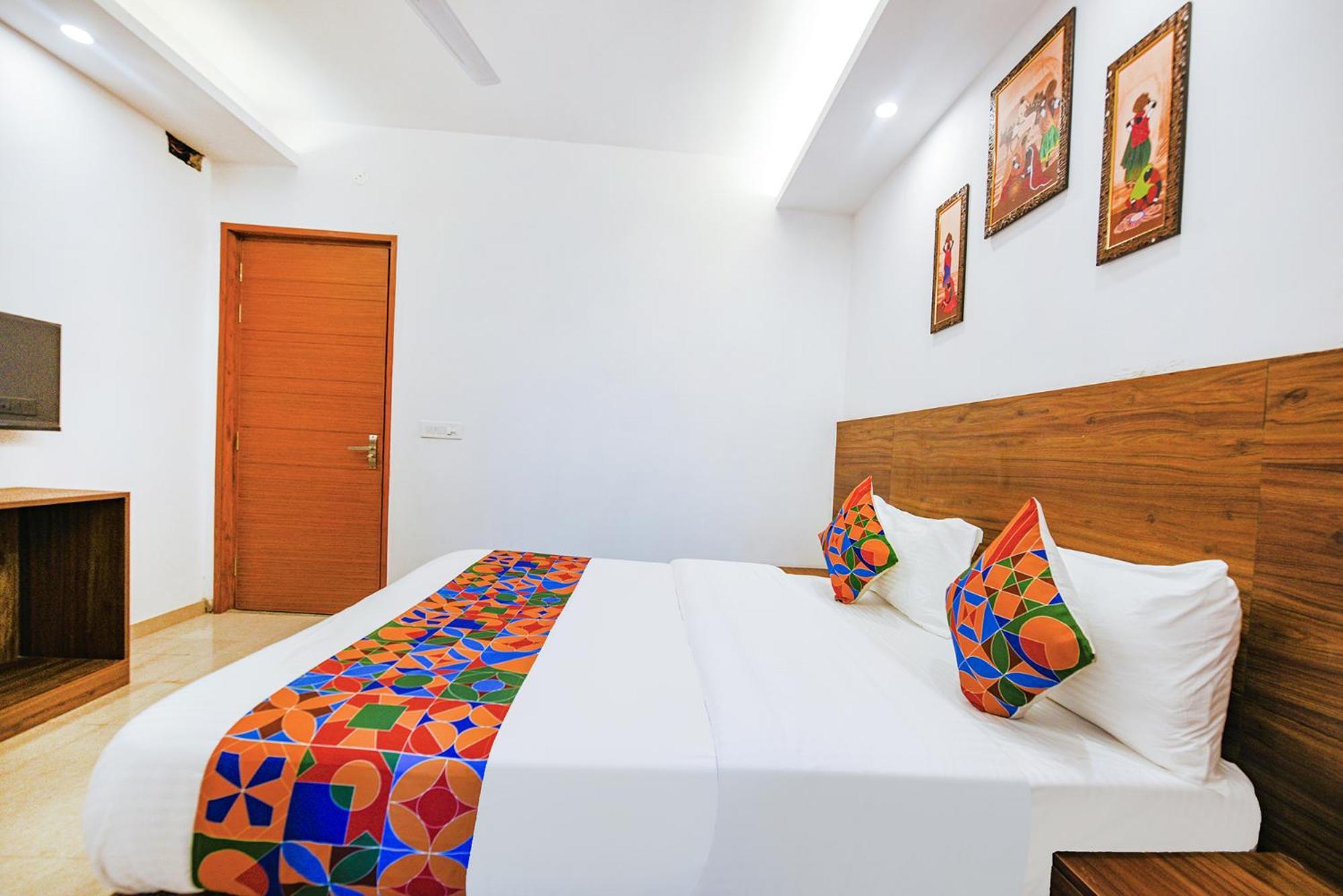 Fabhotel Sparkling - Nr Yashobhoomi Convention Centre Delhi  Extérieur photo