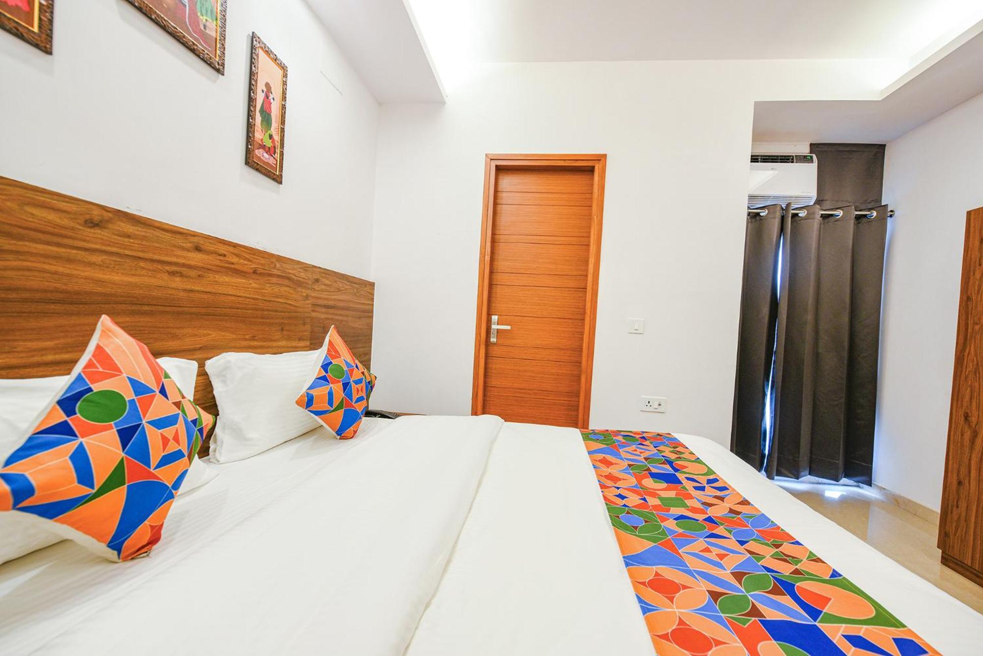 Fabhotel Sparkling - Nr Yashobhoomi Convention Centre Delhi  Extérieur photo